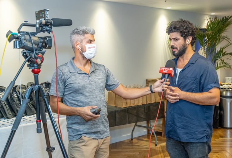 אביב אלוש מתראיין בכנס למיצוי זכויות רפואיות ללוחמים